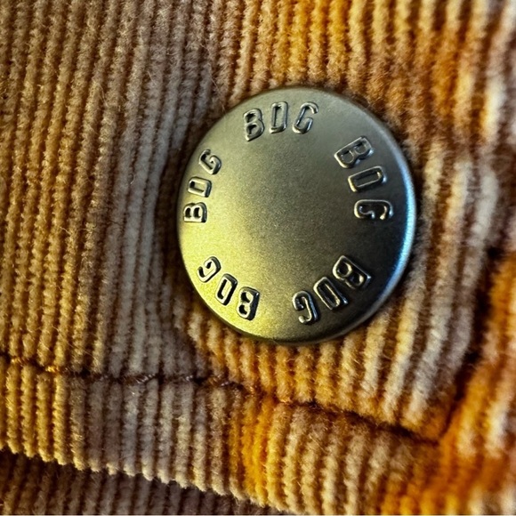 BDG Women's Light Brown Corduroy Cropped
Bomber Jacket SZ Small NWOT! - Picture 7 of 8